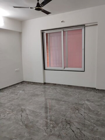 Room in 4 BHK Apartment at Shubh Gateway, Viman Nagar – for Sale