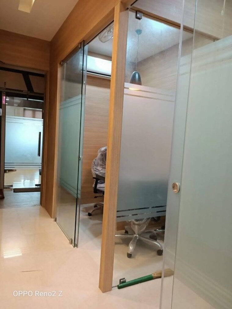 Bathroom, bbd bagh Commercial Office Space 450 Sq.Ft. In Bbd Bagh Kolkata 9816509