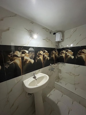 Attached Bathroom in 3.5 BHK Apartment at Landmark Garden, Kalyani Nagar – for Sale