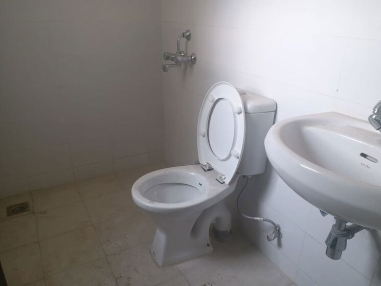 Bathroom, bptp-park-elite-floors-sector-88 3 Bedroom 1380 Sq.Ft. Builder Floor In Sector 88 Faridabad 9816590