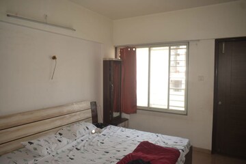 Room in 3 BHK Apartment at Venkatesh Graffiti, Keshav Nagar – for Rent