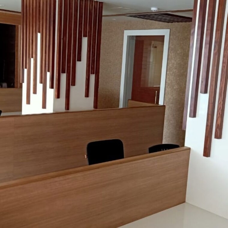 Room, netaji subhash place Commercial Office Space 1500 Sq.Ft. In Netaji Subhash Place Delhi 9816626