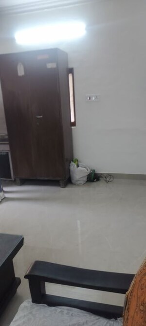 Room in 2 BHK Apartment at Janakpuri – for Rent