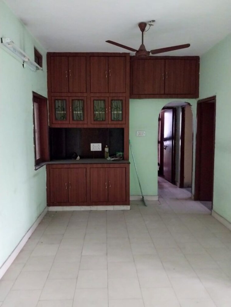 Room, karkhana 2 Bedroom 900 Sq.Ft. Apartment In Karkhana Hyderabad 9816641