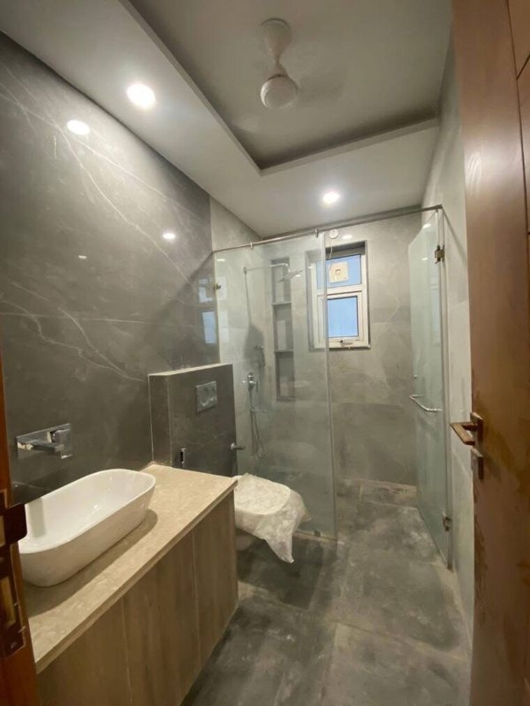 Bathroom, sushant lok i 4 Bedroom 418 Sq.Yd. Builder Floor In Sushant Lok I Gurgaon 9815929