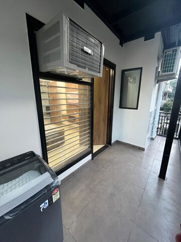 Team Area in 1 BHK Builder Floor at Sushant Lok I – for Rent