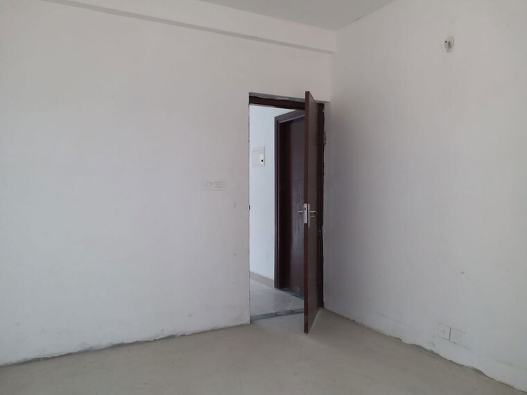 Room, sector 84 3.5 Bedroom 2250 Sq.Ft. Builder Floor In Sector 84 Faridabad 9816727