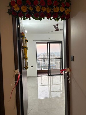 Room in 2 BHK Apartment at Unique Youtopia, Kharadi – for Rent