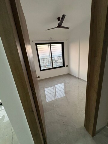Room in 2 BHK Apartment at Unique Youtopia, Kharadi – for Rent