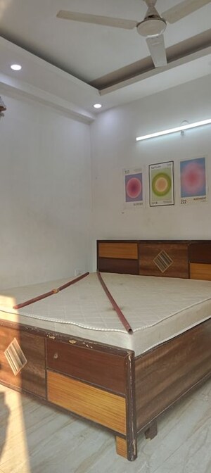 Furnished Amenities in 2 BHK Builder Floor at Panchsheel Vihar – for Rent