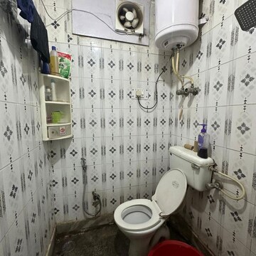 Bathroom in 1 RK Builder Floor at Katwaria Sarai – for Rent