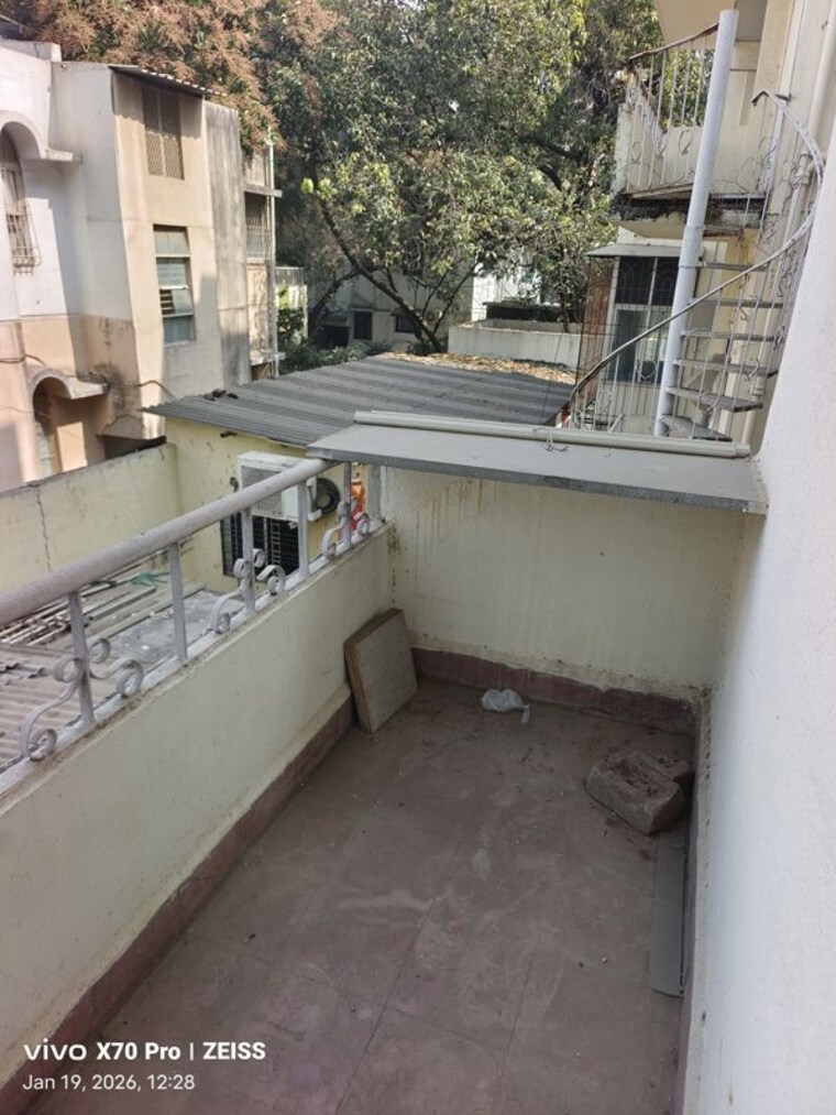 Balcony, karve nagar Commercial Office Space 1500 Sq.Ft. In Karve Nagar Pune 9816765