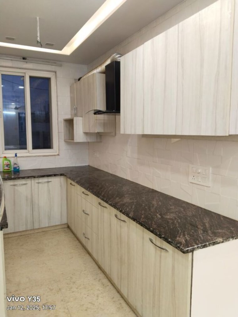 Kitchen, paschim vihar 2 Bedroom 756 Sq.Yd. Builder Floor In Paschim Vihar Delhi 9816769