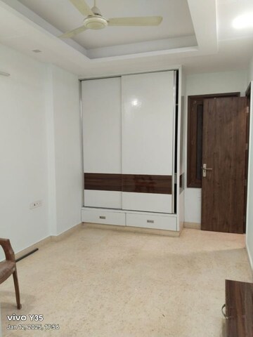 Room in 2 BHK Builder Floor at Paschim Vihar – for Rent