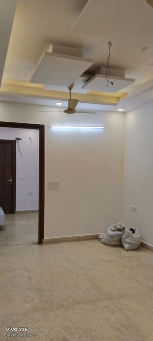 Room in 2 BHK Builder Floor at Paschim Vihar – for Rent