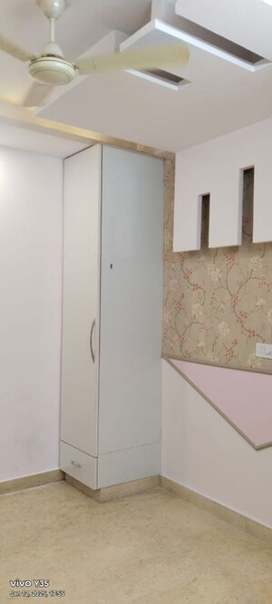 Building Lobby in 2 BHK Builder Floor at Paschim Vihar – for Rent