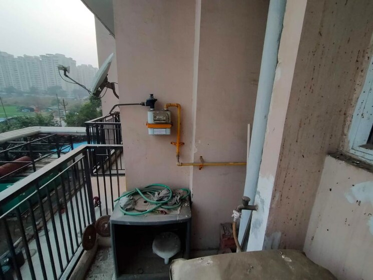 Balcony, gaur-grandeur 3 Bedroom 1739 Sq.Ft. Apartment In Sector 119 Noida 9816821