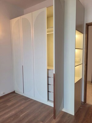 Room in 3 BHK Apartment at Conscient Hines Elevate, Sector 59 – for Rent