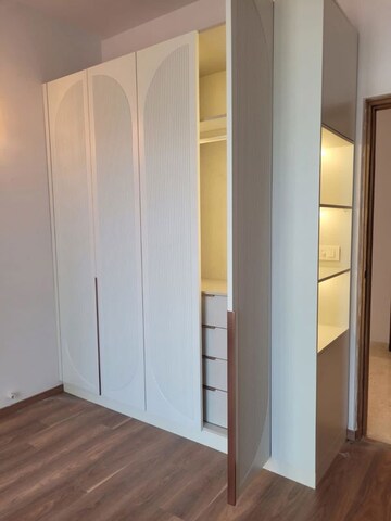 Room in 3 BHK Apartment at Conscient Hines Elevate, Sector 59 – for Rent