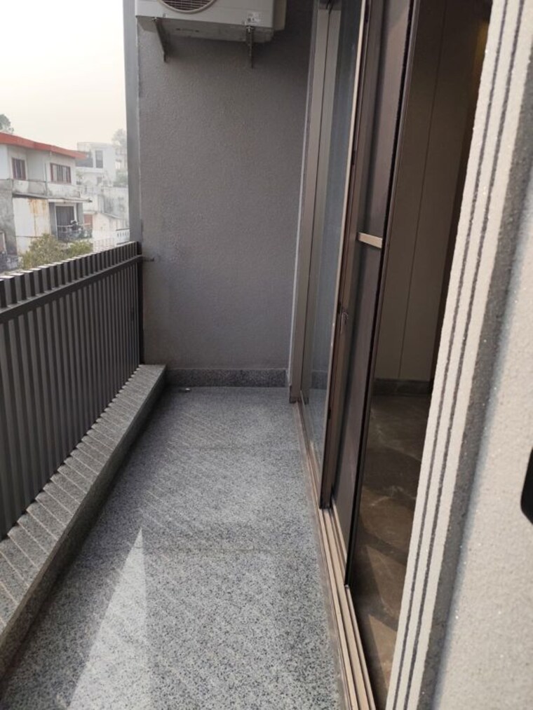 undefined, safdarjung enclave 3 Bedroom 190 Sq.Yd. Builder Floor In Safdarjung Enclave Delhi 9816929