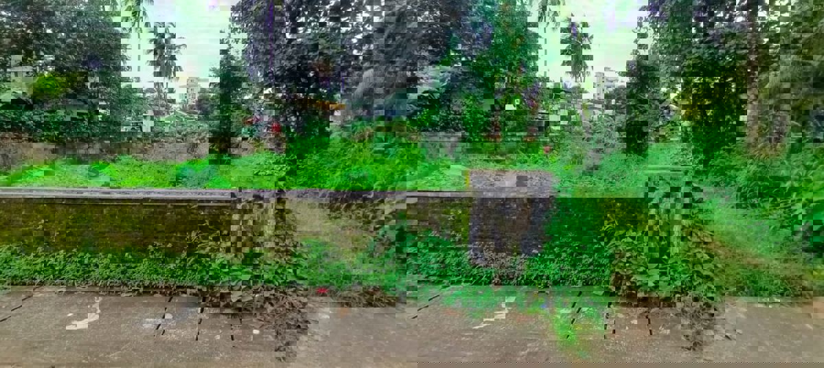 Plot For Sale in East Fort