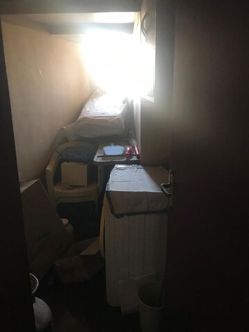 Master Bedroom in 2.5 BHK Apartment at Monalisa Apartments Cumbala Hill, Breach Candy – for Rent