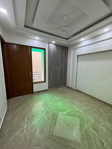 Room in 3 BHK Builder Floor at Paschim Vihar – for Rent