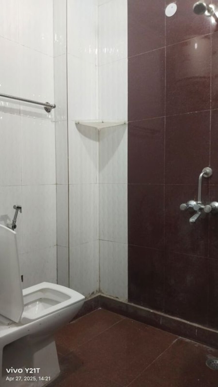 Bathroom, saket 2 Bedroom 818 Sq.Ft. Builder Floor In Saket Delhi 9817115
