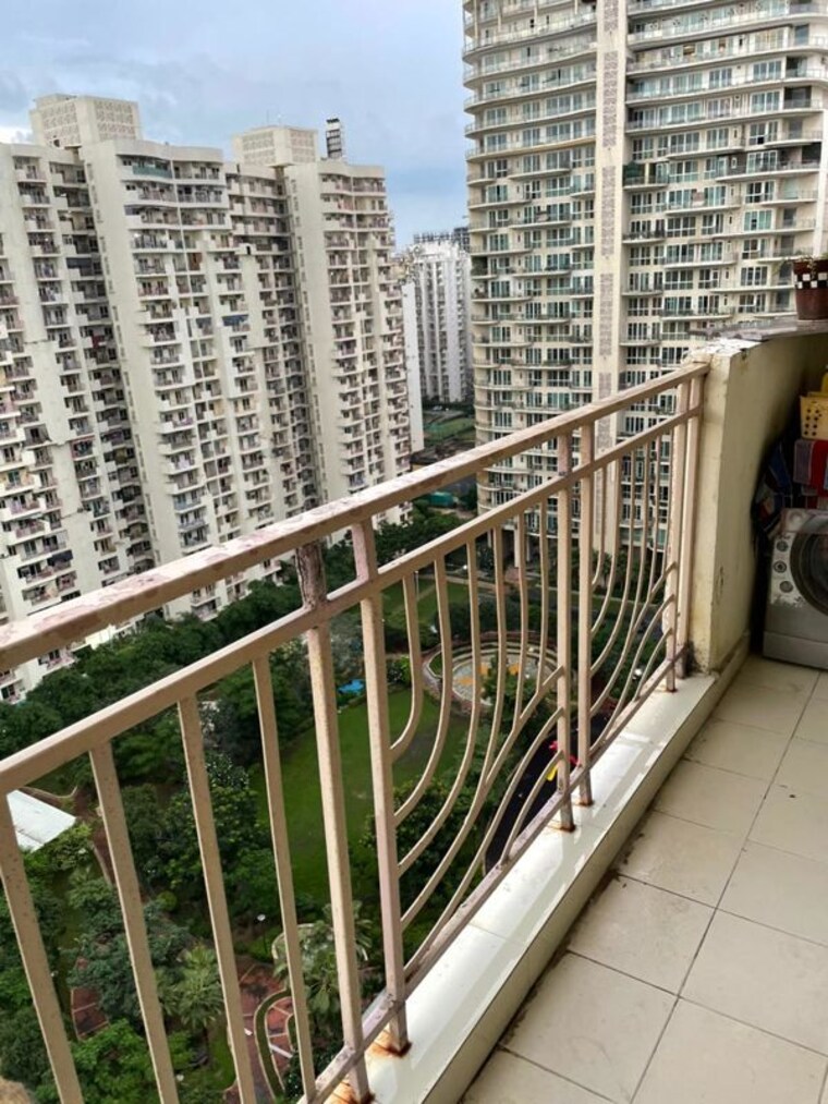 Balcony, mahagun-moderne 2.5 Bedroom 1250 Sq.Ft. Apartment In Sector 78 Noida 9817135