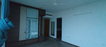Room in 4 BHK Apartment at Mantri Pinnacle, Hulimavu – for Rent