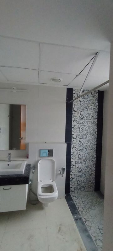Bathroom in 4 BHK Apartment at Mantri Pinnacle, Hulimavu – for Rent