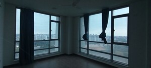 Room in 4 BHK Apartment at Mantri Pinnacle, Hulimavu – for Rent