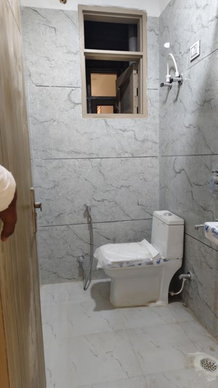 Bathroom, saket 1 Bedroom 500 Sq.Ft. Builder Floor In Saket Delhi 9817376