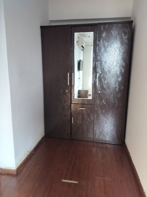 Room in 3 BHK Apartment at Amanora Future Towers, Hadapsar – for Sale