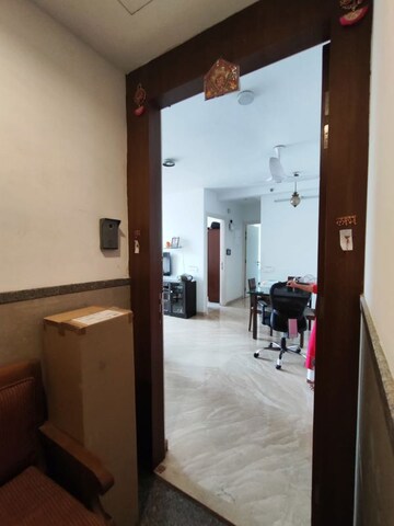 Room in 2 BHK Apartment at Hiranandani Delanna, Ghodbunder Road – for Rent