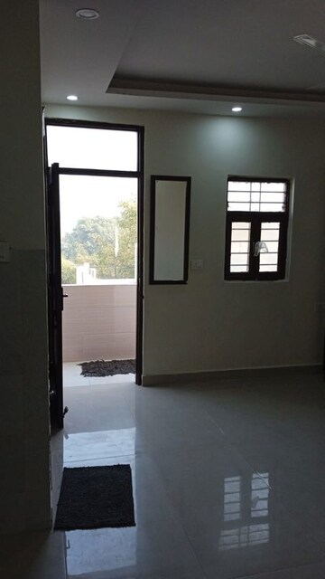 Room in 1 BHK Builder Floor at East Of Kailash – for Rent