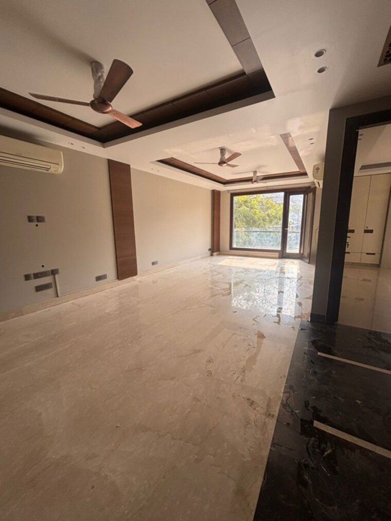 Room, saket 4 Bedroom 1800 Sq.Ft. Builder Floor In Saket Delhi 9817627