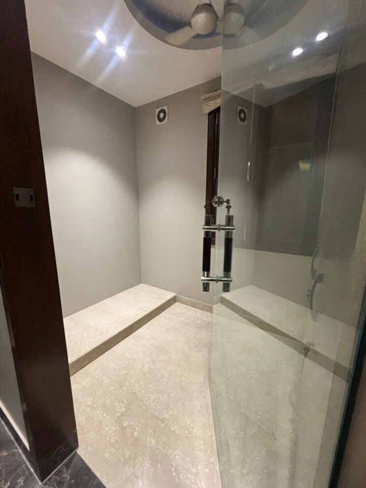 Room, saket 4 Bedroom 1800 Sq.Ft. Builder Floor In Saket Delhi 9817627