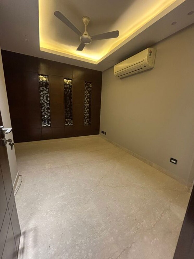 Room, saket 4 Bedroom 1800 Sq.Ft. Builder Floor In Saket Delhi 9817627