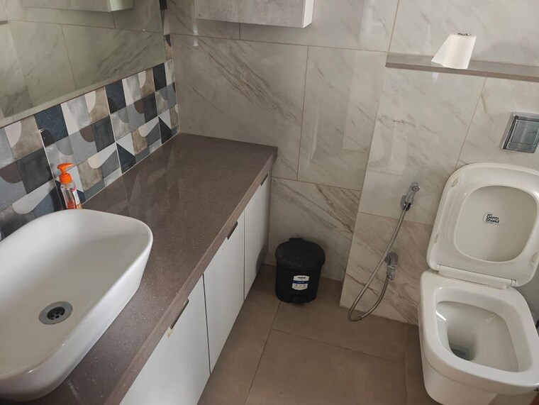 Bathroom, santacruz west 3 Bedroom 1200 Sq.Ft. Apartment In Santacruz West Mumbai 9817205