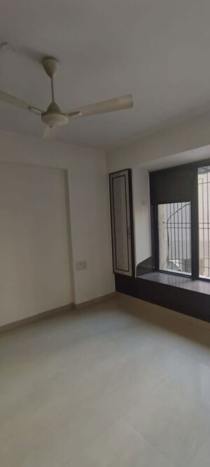 Room in 3 BHK Apartment at Ajmera Golden Rays, Andheri West – for Sale