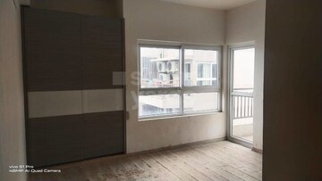 Room in 4 BHK Apartment at Puri Diplomatic Greens Phase I, Sector 111 – for Rent