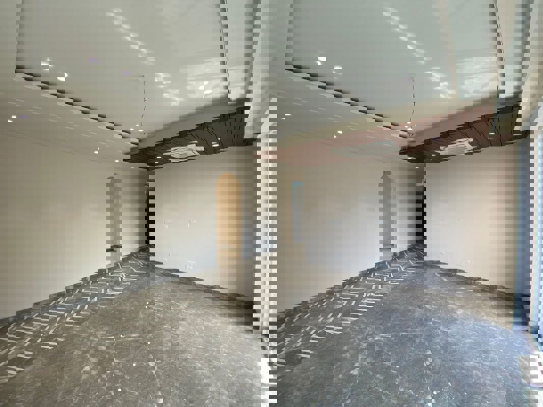 Room in 4 BHK Builder Floor at Panchsheel Enclave – for Rent