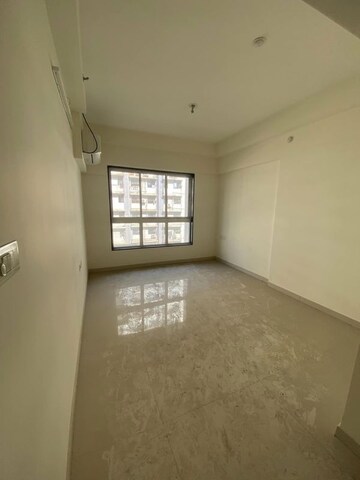 Room in 2 BHK Apartment at Godrej Prime, Chembur – for Rent