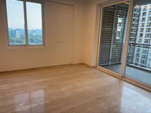 Room in 4 BHK Apartment at Ambience Creacions, Sector 22 – for Rent