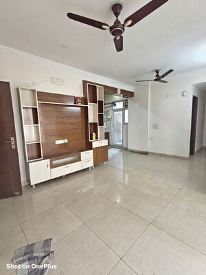 Room in 3 BHK Apartment at Gaur City-2, Gaur City 2 – for Rent