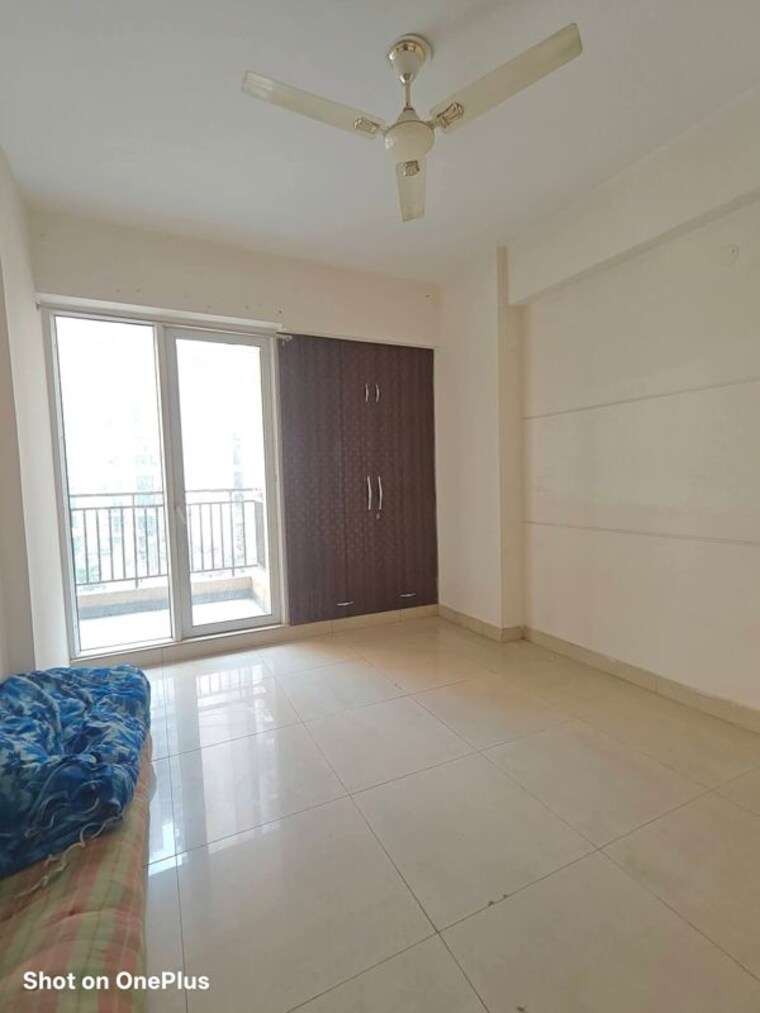 Room, gaur-city-2 3 Bedroom 1275 Sq.Ft. Apartment In Gaur City 2 Greater Noida 9818057