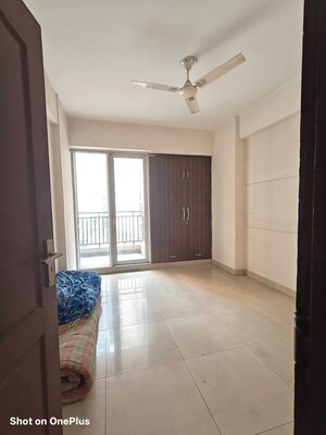 Room in 3 BHK Apartment at Gaur City-2, Gaur City 2 – for Rent