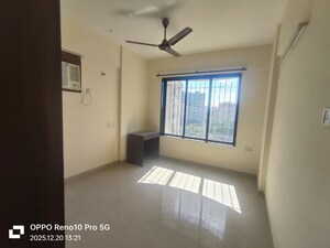 Room in 3 BHK Apartment at Lake Primrose, Powai – for Rent