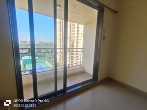 Room in 3 BHK Apartment at Lake Primrose, Powai – for Rent